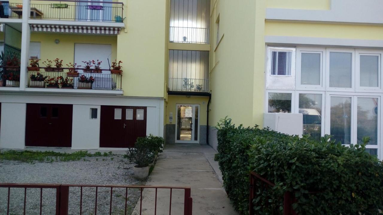 Appartamento Perco Riva Foscolo 格拉多 外观 照片